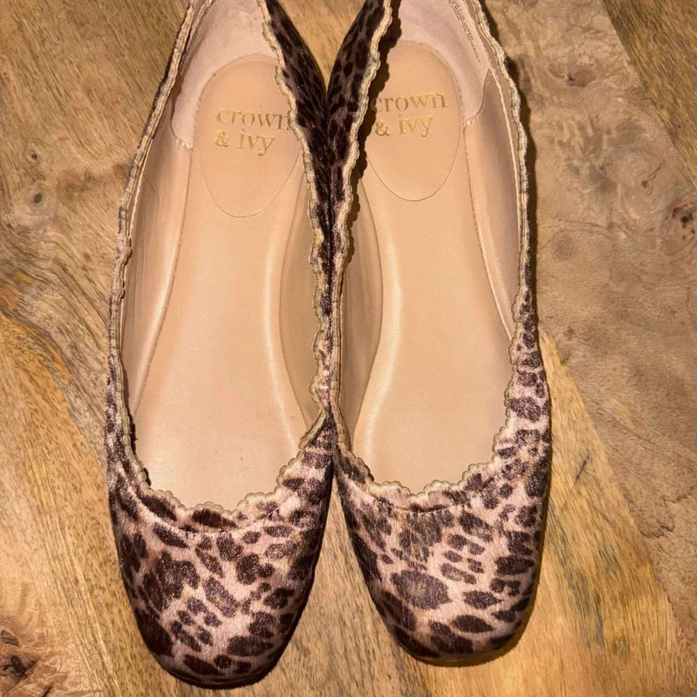 Crown & Ivy Venice Leopard Print Scallop Flats Size 7.5 - Picture 3 of 9